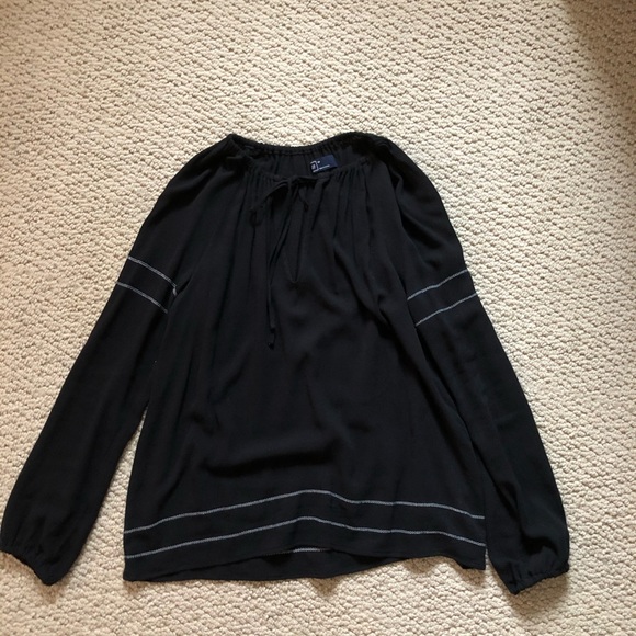 Cute Tie Neck Black Top - Picture 3 of 4